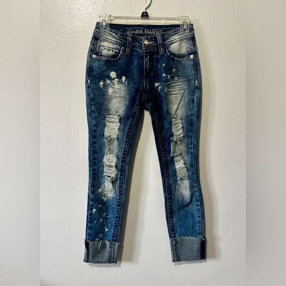 Almost Famous Bleached Distressed Skinny Jeans - Size 0 (25" waist) - Picture 6 of 11